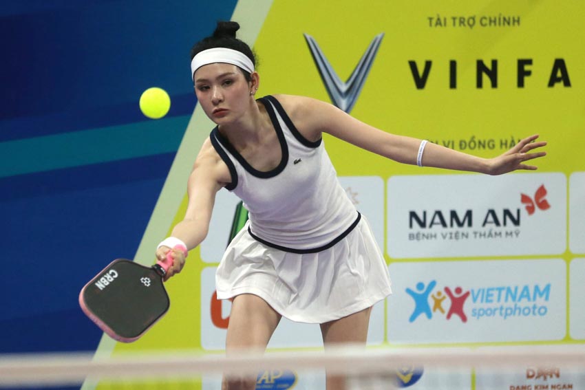 Loạt khoảnh khắc Hiền Hồ trên sân pickleball: Visual nổi bật nhưng không thấy nụ cười, thi đấu quyết tâm nhưng thành tích “sấp mặt”!